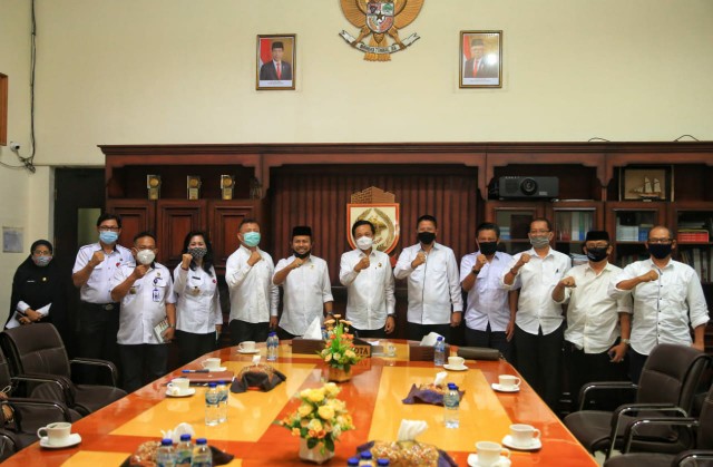 Bertemu Prof Rudy, Ketua IKA FH UMI Sinergi Pemkot Makassar Kendalikan Covid 19