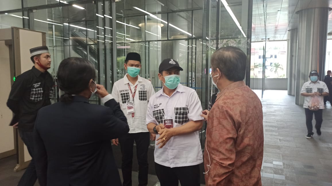 Sebelum Debat, Deng Ical - Dokter Fadli Dengarkan Masukan Warga Makassar