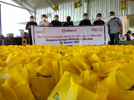 Lagi, Donasi Konsumen Alfamidi 300 Paket Sembako Bagi Korban Gempa di Sulbar