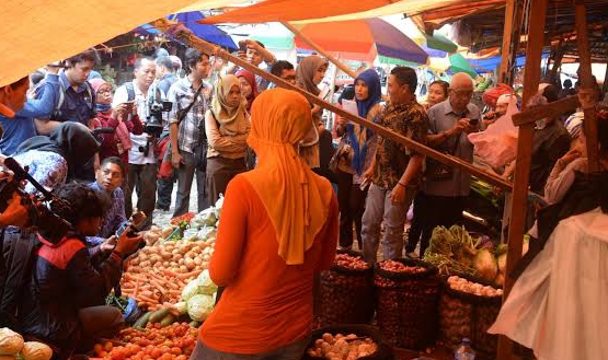 Daftar Harga di Beberapa Pasar Tradisional di Kota Makassar, Hari ini