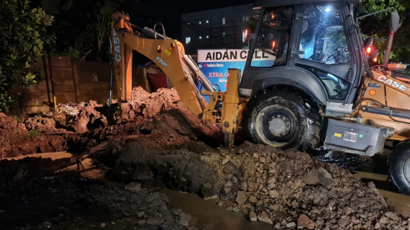 Tangani Genangan di Jalan Hertasning, Dinas PUTR Bersihkan Saluran Drainase