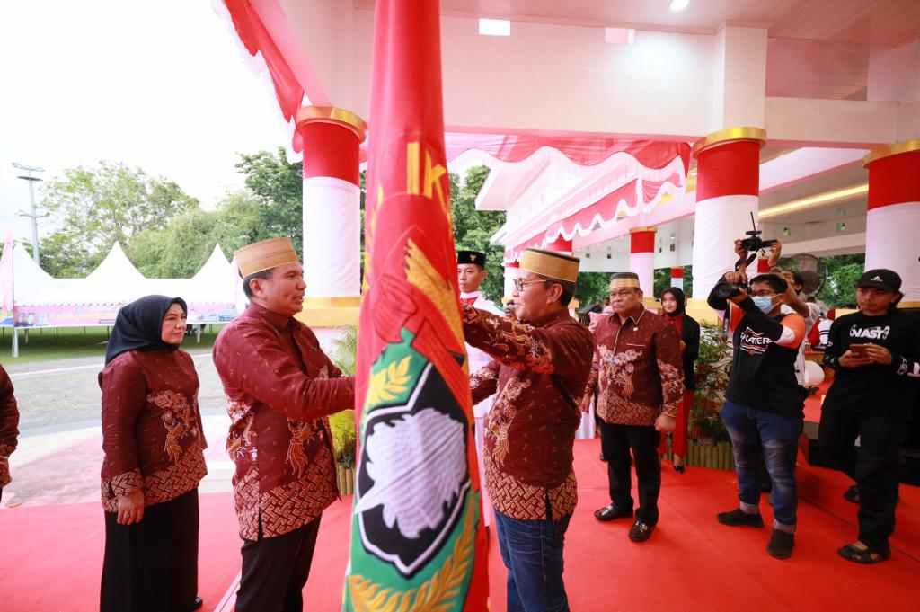 Danny-Fahsar Kompak Lantik Pengurus Alumni Unhas Kabupaten Bone