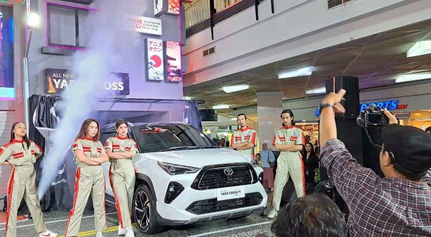 Kalla Toyota baru saja melakukan peluncuran All-New Yaris Cross. Unit terbaru ini diluncurkan di Atrium Mal Ratu Indah (24/6/2023). Foto: Nanda