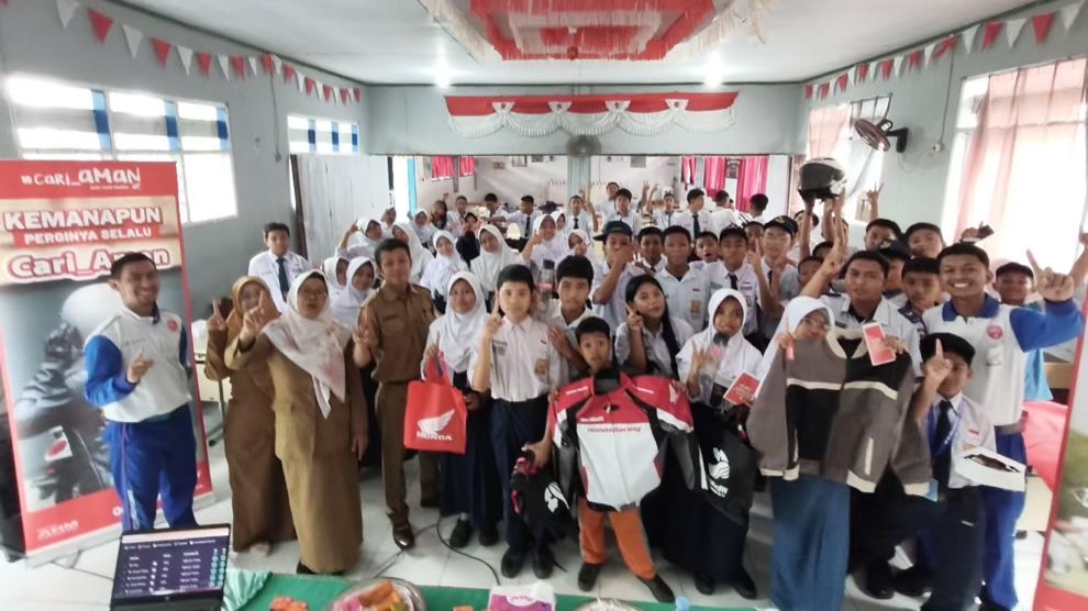 Asmo Sulsel Bersama Satlantas Polrestabes Makassar Gelar Edukasi Safety Riding, di SMKN 40 Makassar